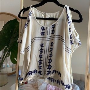 Ecote Cold Shoulder Top